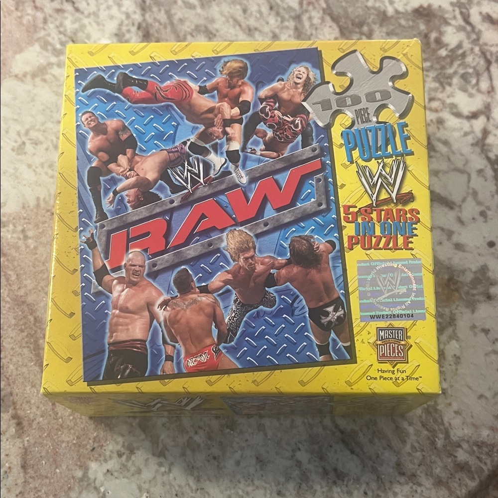 WWE RAW Puzzle - Blue and Red